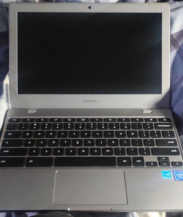 Samsung Сhromebook ноутбук новый/12"HD/Intel 2.5GHz DDR4/4GB SSD 32gb