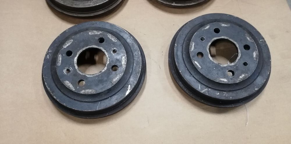 Fiat 126p bębny oryginalne FSM nowe 4 sztuki.