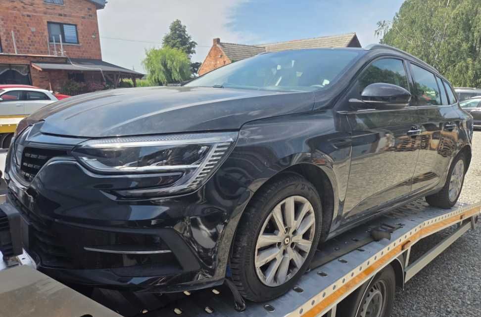 Разборка Renault Megane E-TECH  бампер комплектий