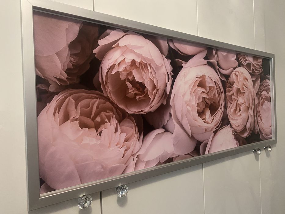 Duży obraz w srebrnej ramie