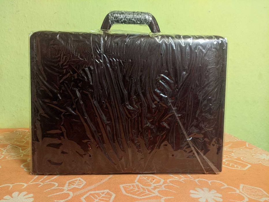 Expanbable Attache Case (Кейс шкіряний)