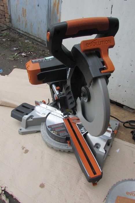Пила торцовочна, ремінна торцовка з протяжкой EVOLUTION R255SMS-DB Анг