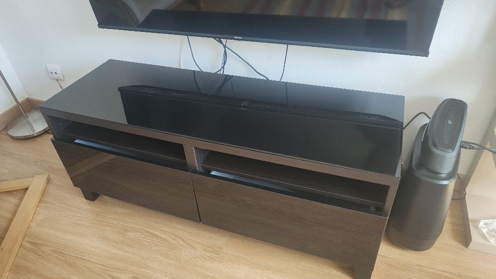 Móvel Televisão, preto, com tampo em vidro