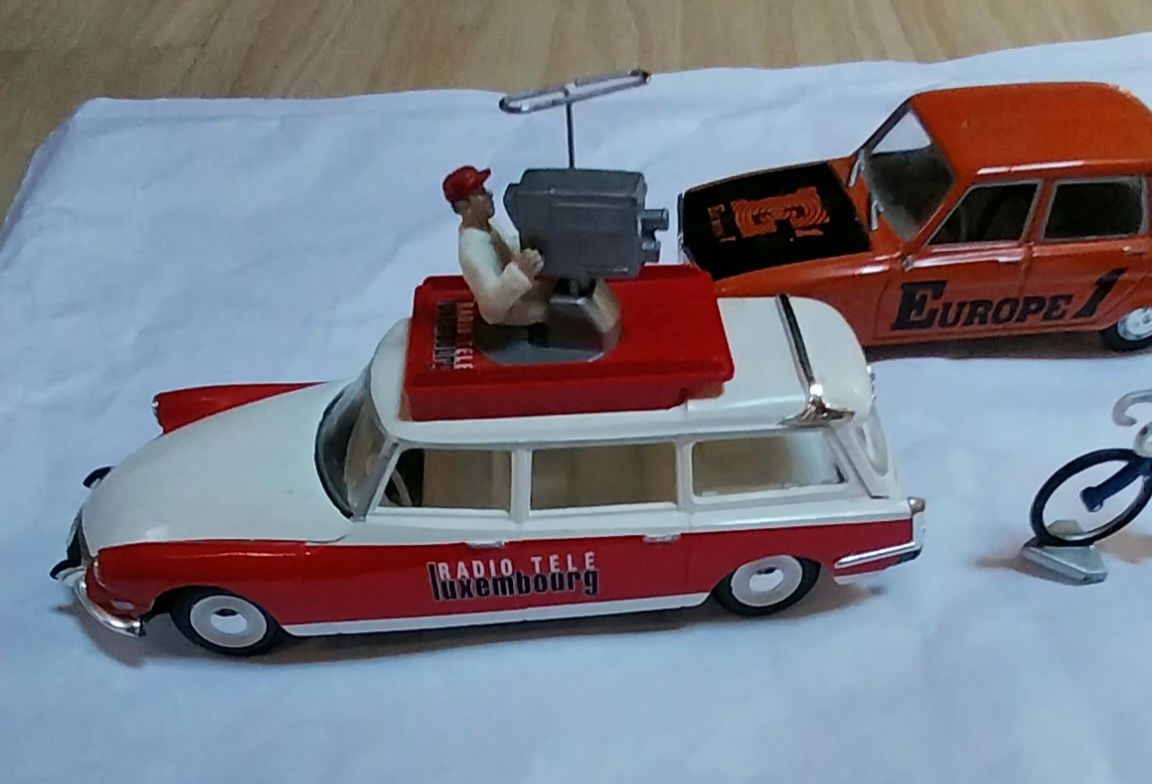 Conjunto de miniaturas tema Tour de France em escala 1/43