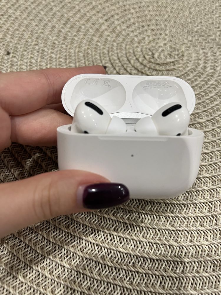 Оригінальні airpods pro with magsafe charging case ( mlwk3)