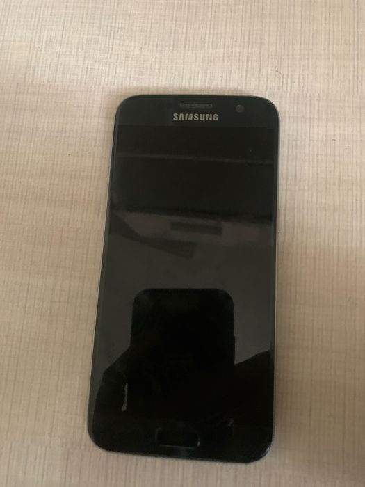 Телефон Самсунг с8