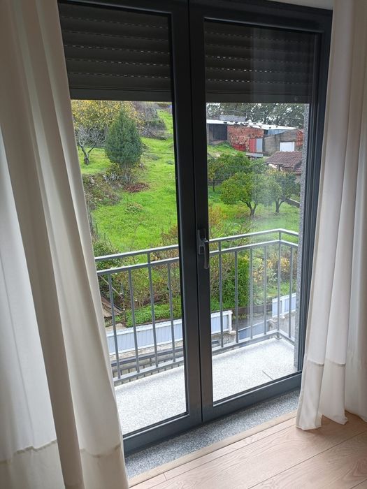 Janela sacada de alumínio 1,60 x 2,00 Vidro Duplo