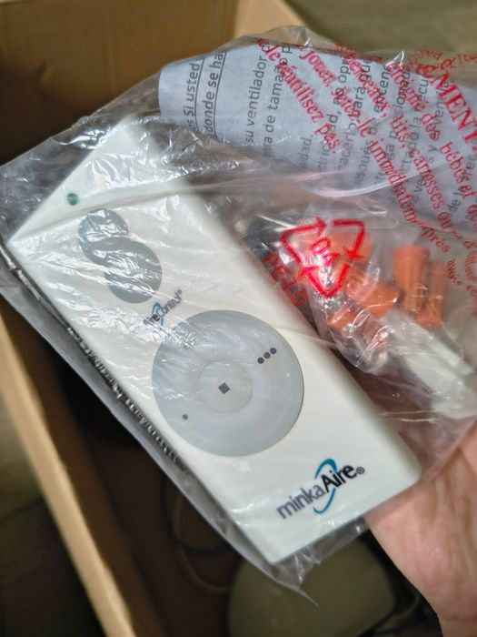 Стельовий вентилятор з лед лампою minka-aire f844