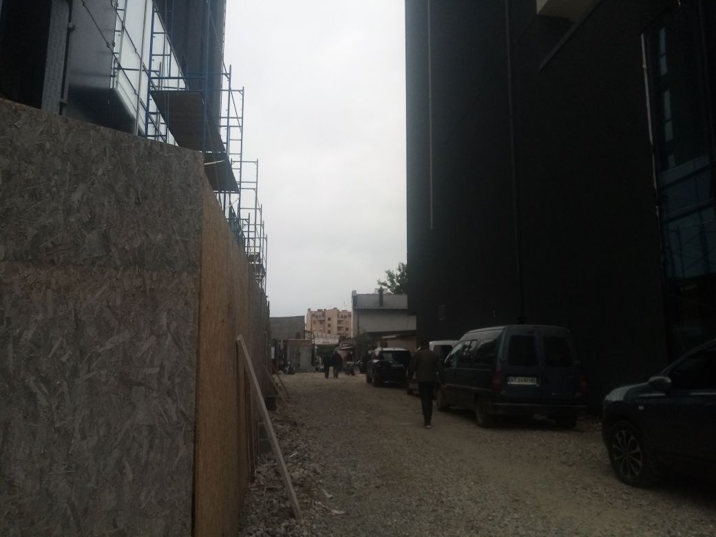 Продається гараж у центрі міста