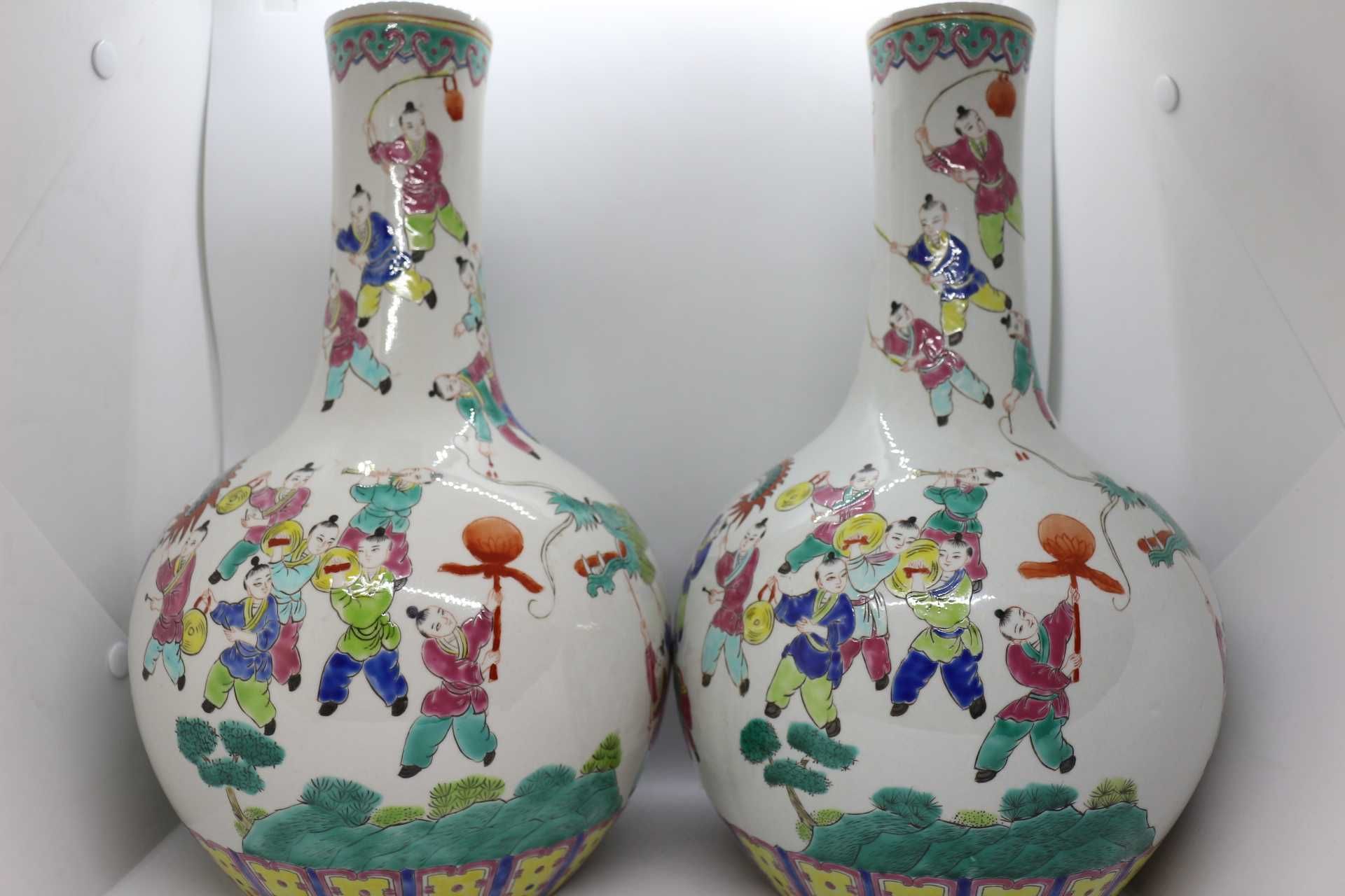 Par Jarras Porcelana Chinesa Qing Daoguang Meninos e Dragão 35 cm