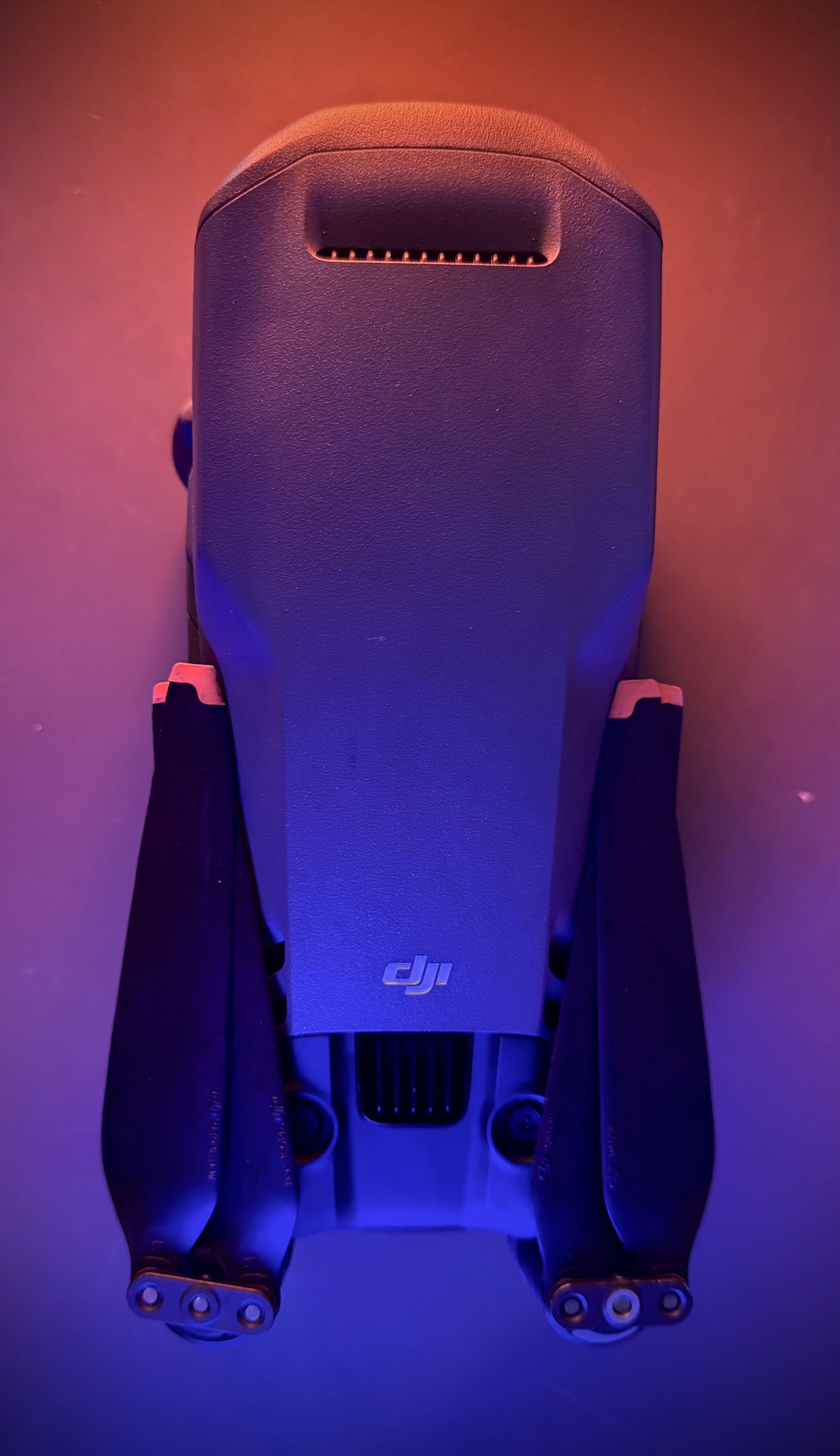 DJI Mavic 3 Pro Cine Premium Combo z RC PRO i DJI CARE