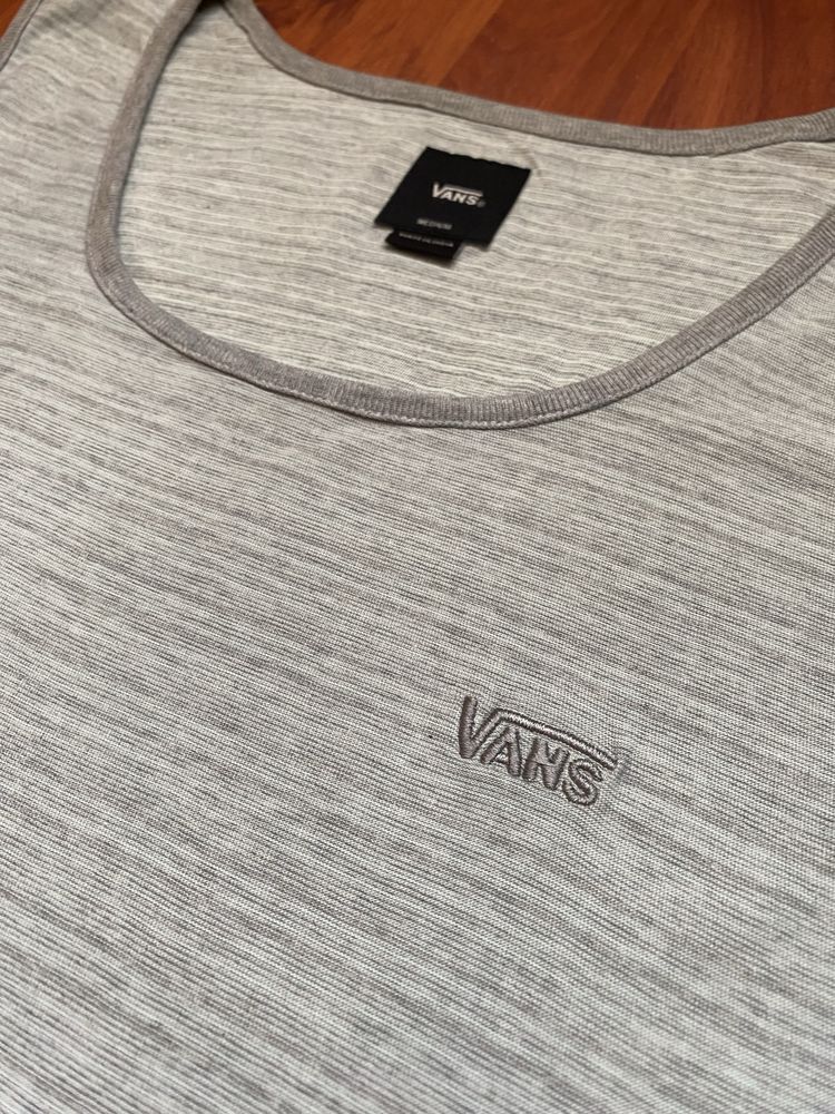 Продам майку Vans