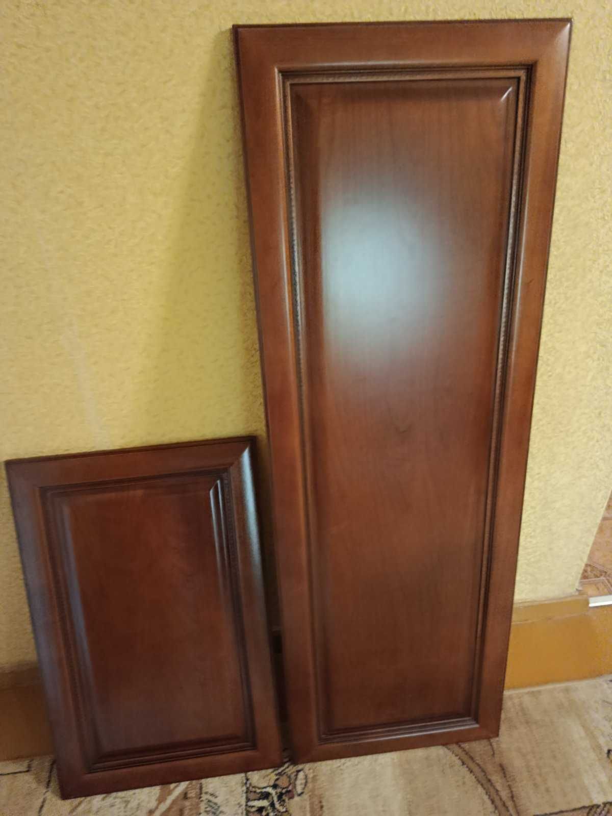 Фасади для кухні з натурального дерева