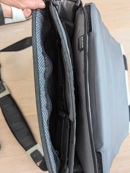Torba na laptopa Belkin NE