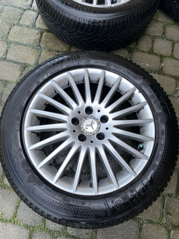 4 koła zimowe Mercedes-Benz Vito 225/55 R17 z felgami aluminiowymi