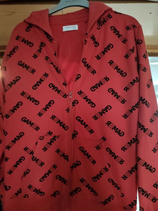 Czerwona bluza z kapturem rozmiar 164