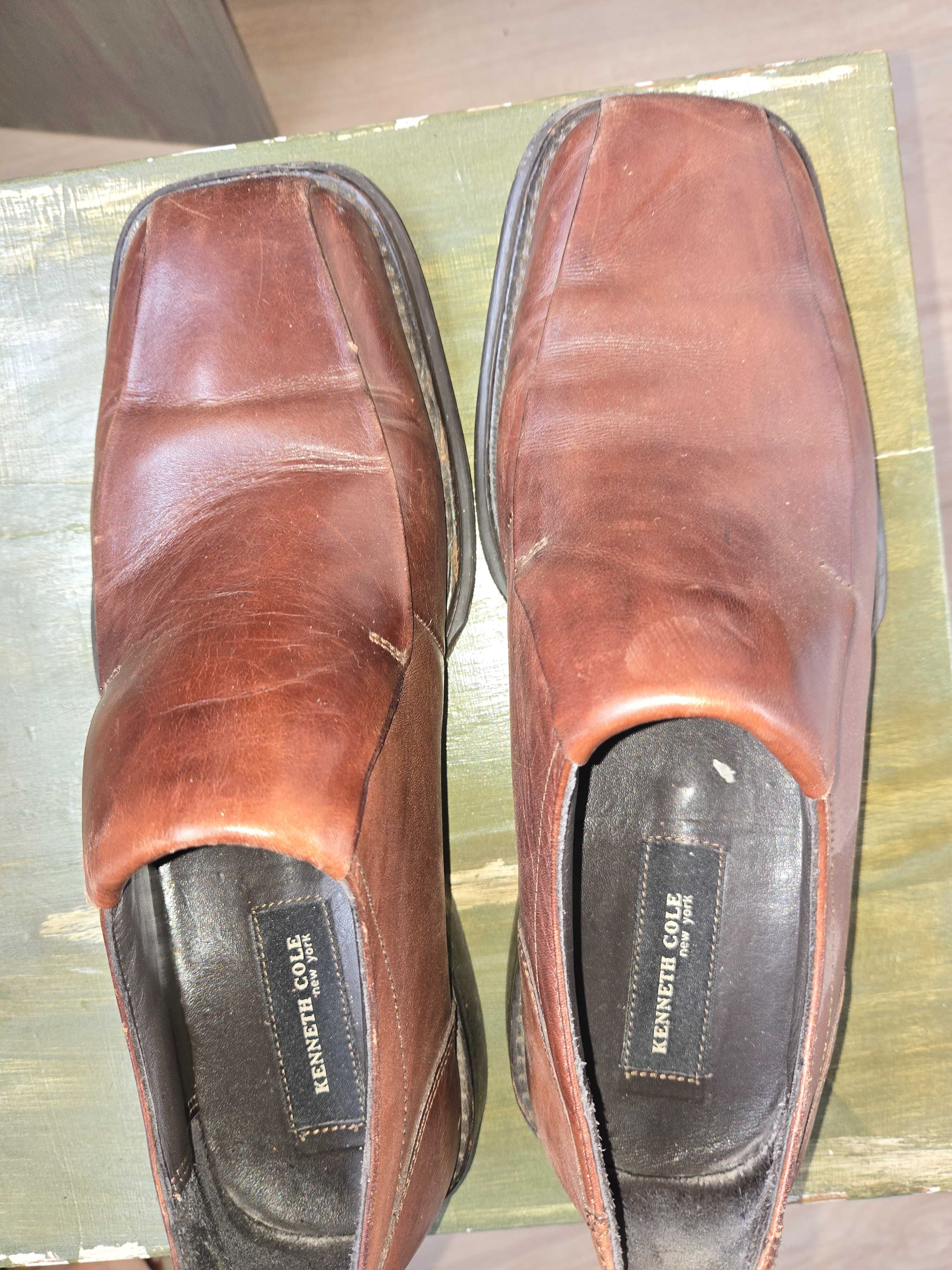 Sapatos castanhos