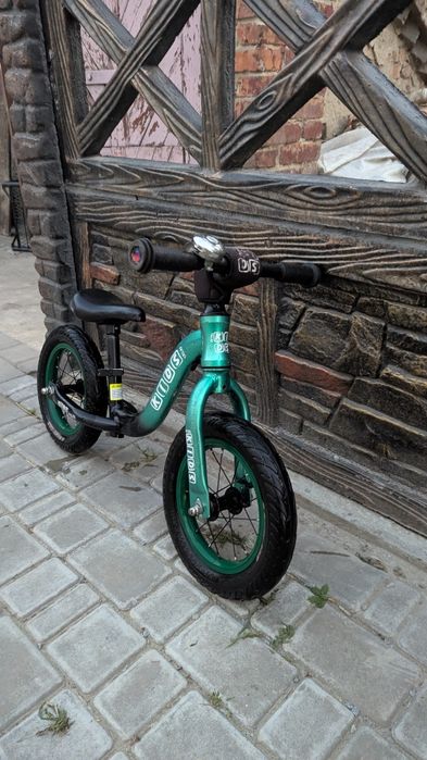 Продам велобіг.  .