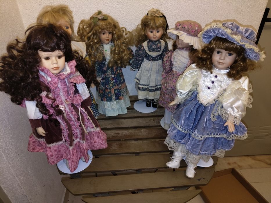 Bonecas de porcelana para coleção