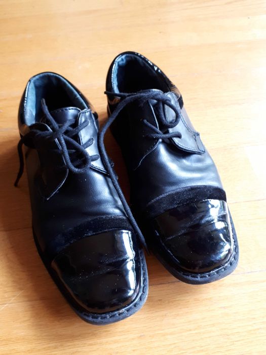 Eleganckie buty dla chłopca