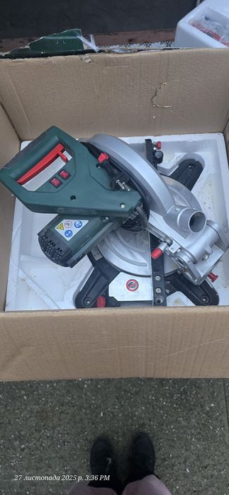 Торцювальна пилка Metabo KS 216 M Lasercut