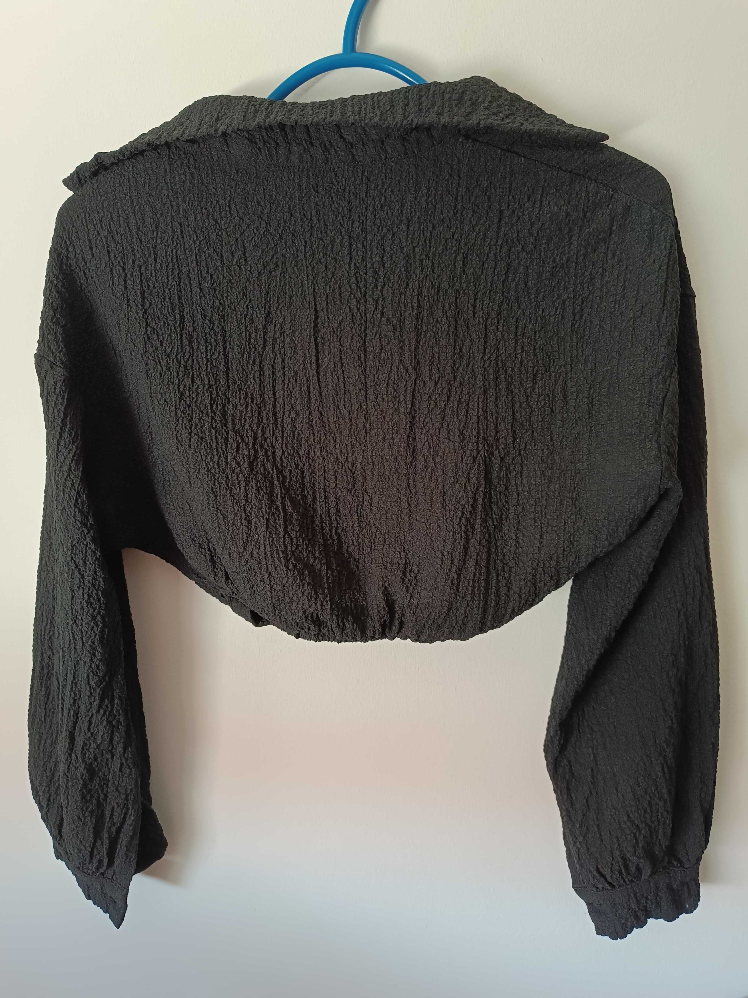 Camisa Cropped Preta Texturizada com Nó Frontal