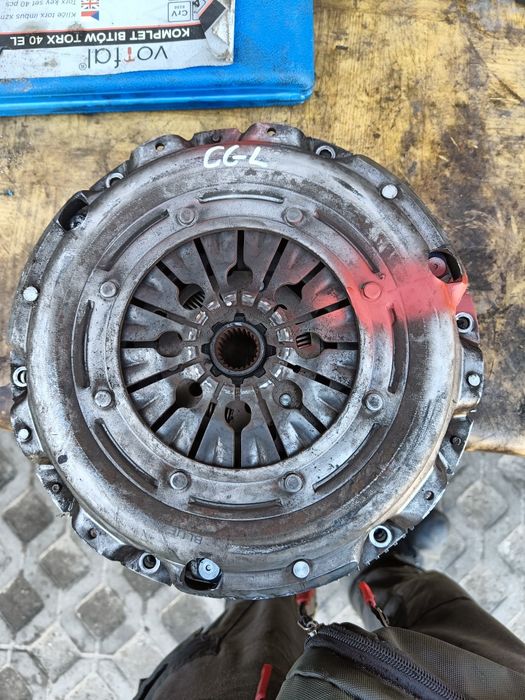 Kompletne sprzęgło VW Audi Skoda CFG 2.0tdi Dwumas Docisk Tarcza Wysył
