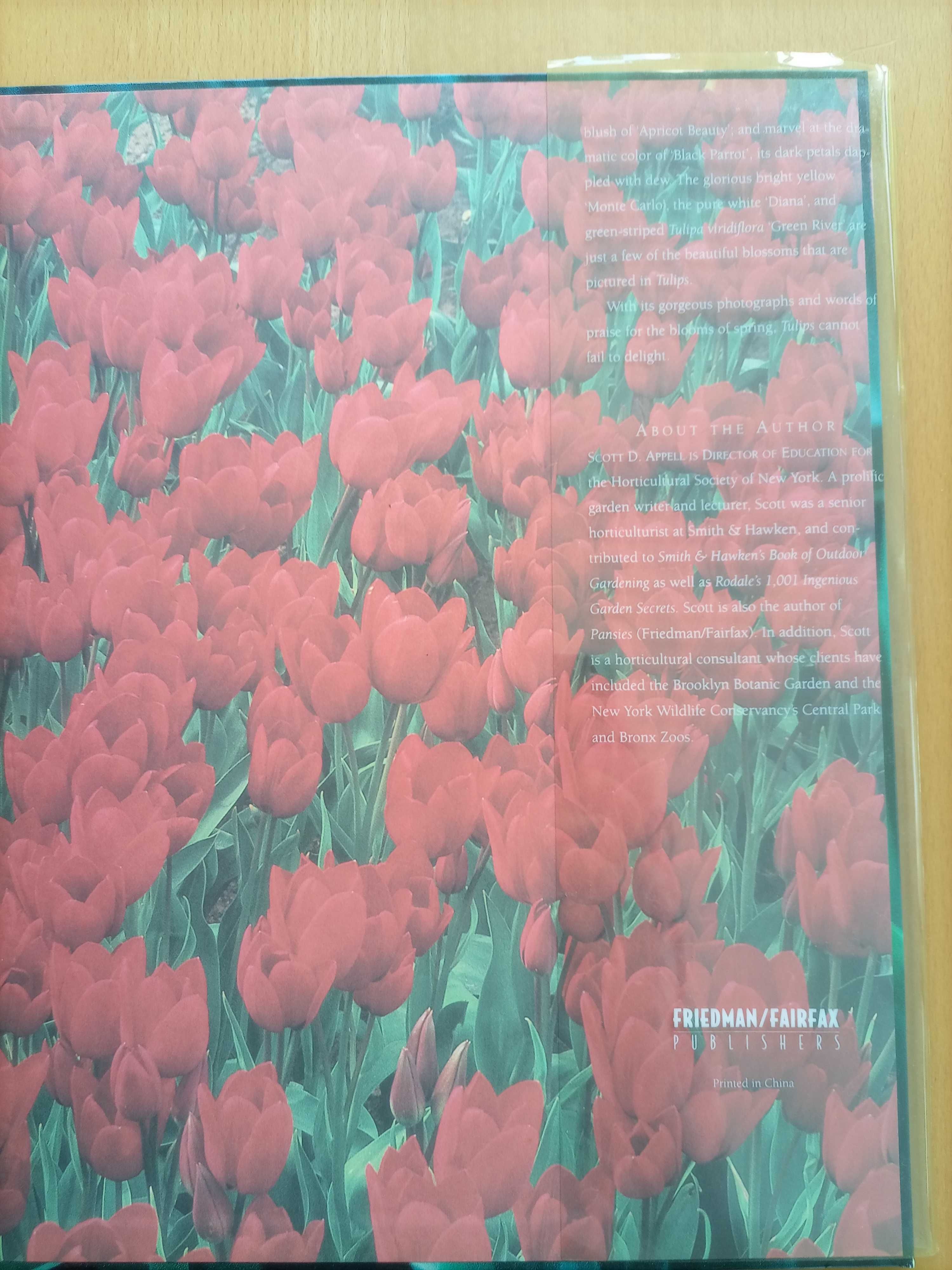 Livro "TULIPS" Coleção de fotos de Tulipas com citações em Inglês