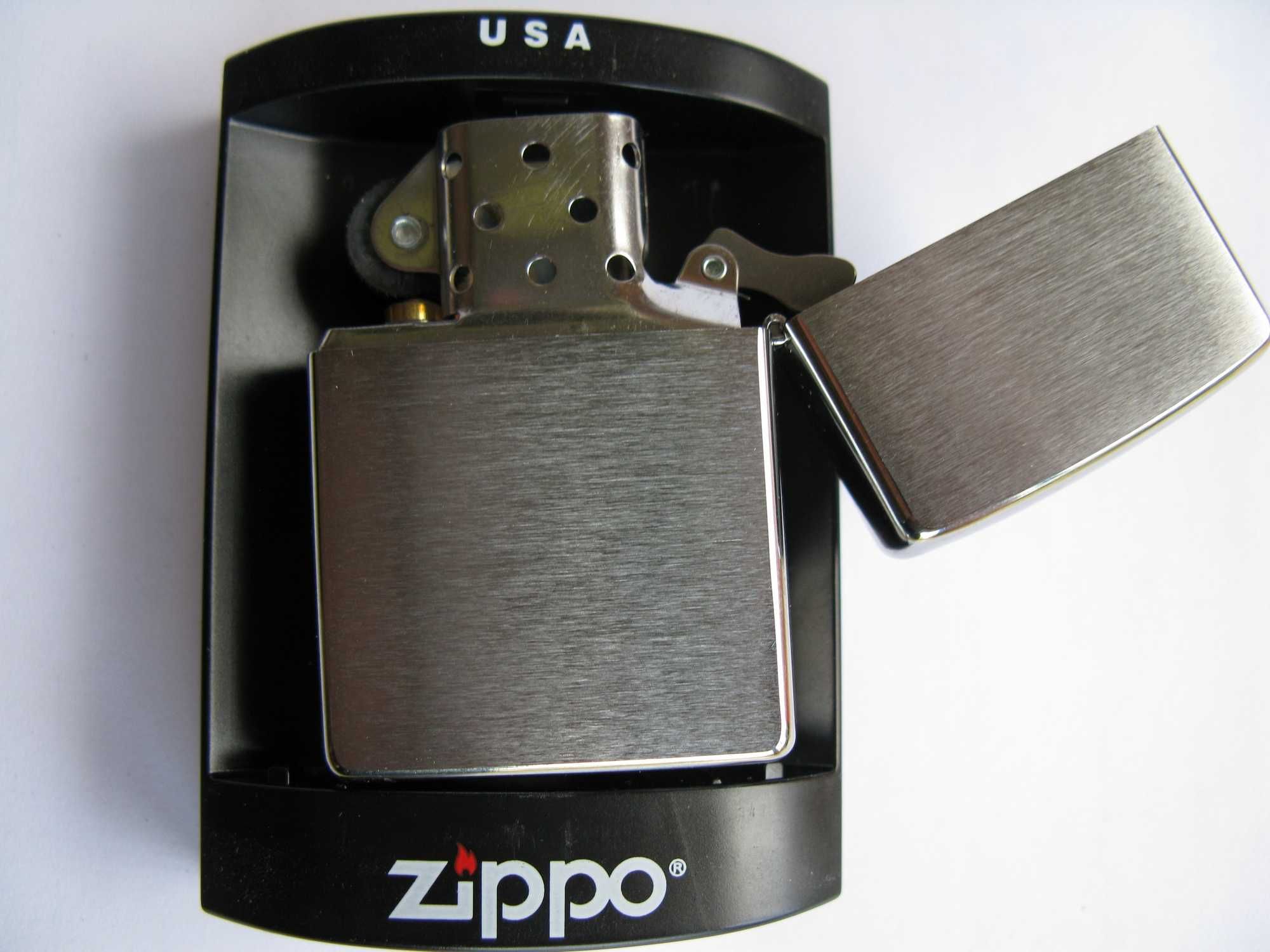 Новая зажигалка ZIPPO оригинал с логотипом ФМ Україна