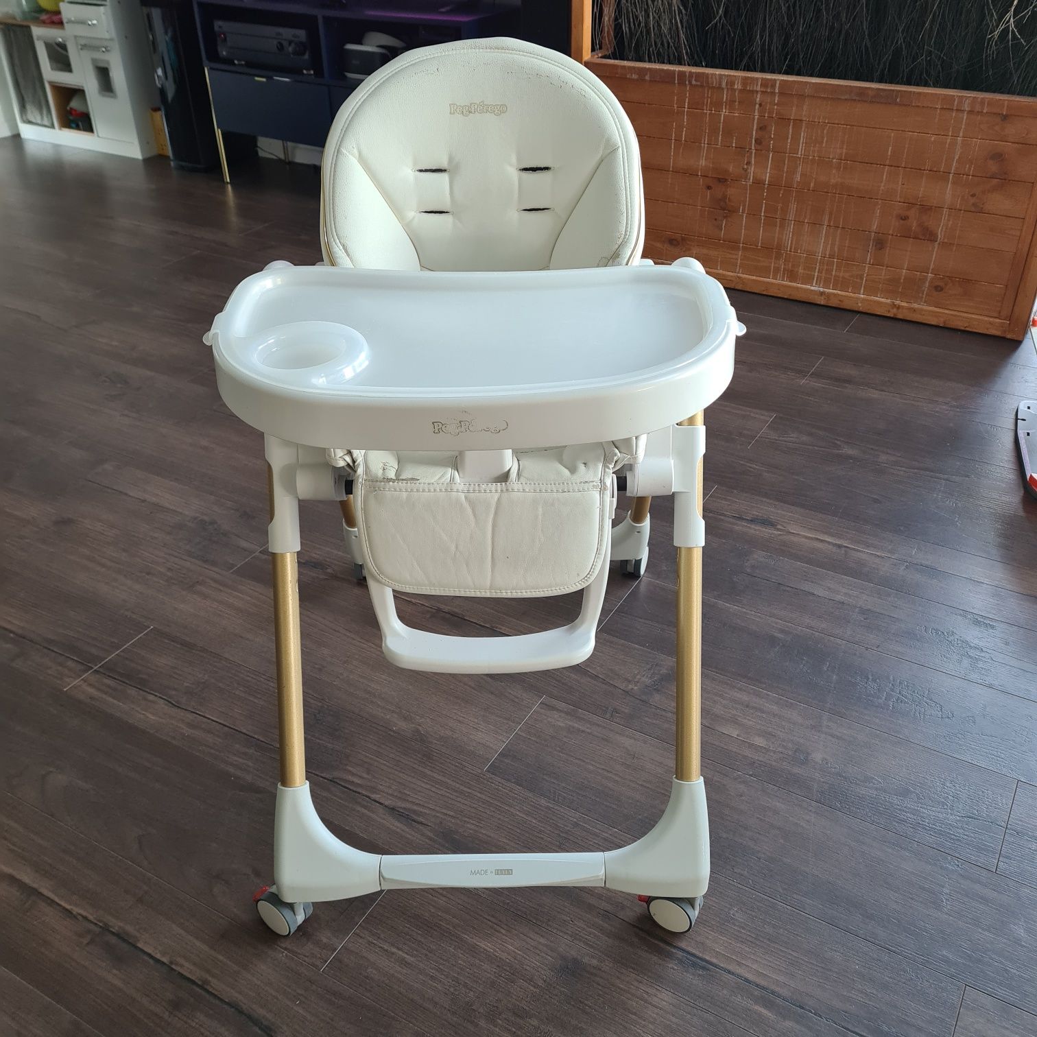 Fotelik, krzesełko do karmienia peg perego od 6m z funkcją leżenia.