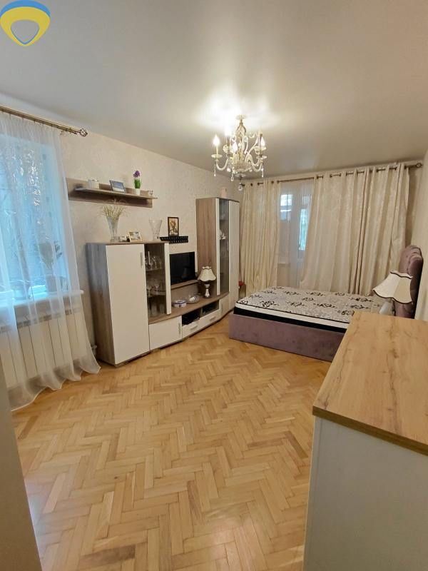 Двухкомнатная с ремонтом в центре Черемушек