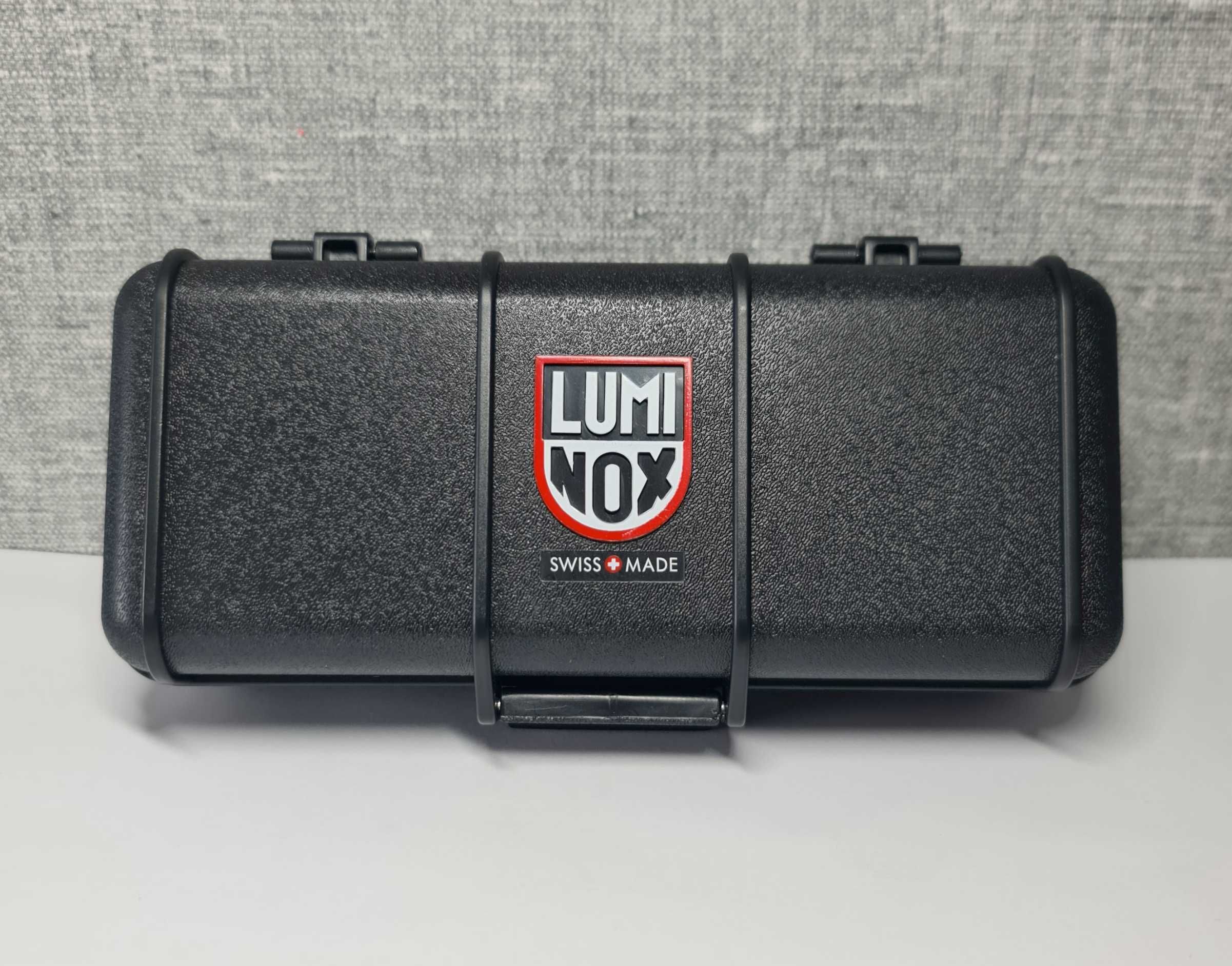 Чоловічий годинник Luminox XA.9272 F-22 Raptor Titanium Tritium Sapphi