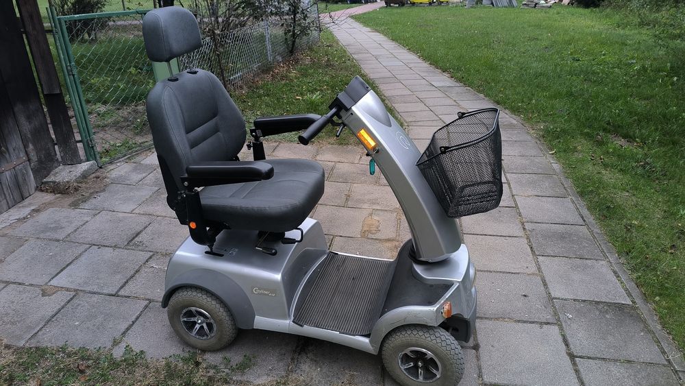 Wózek, skuter elektryczny dla niepełnosprawnych