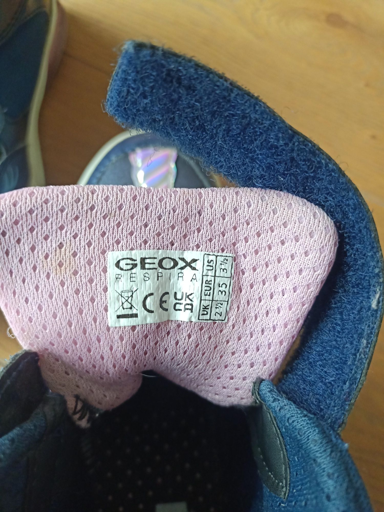Świecace sneakersy GEOX LED 35