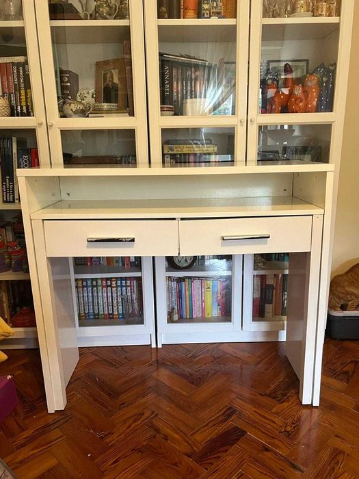 Mesa de escritorio ou movel de apoio extensivel