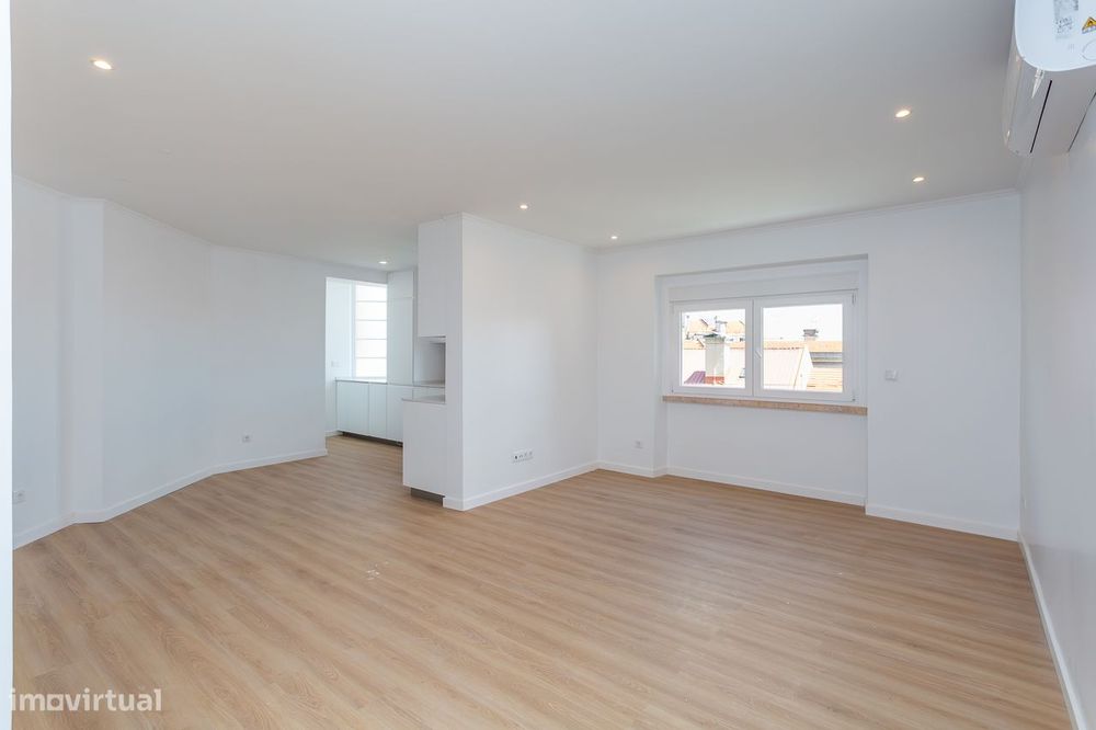 Apartamento Amplo e Soalheiro na Penha de França com Elevador