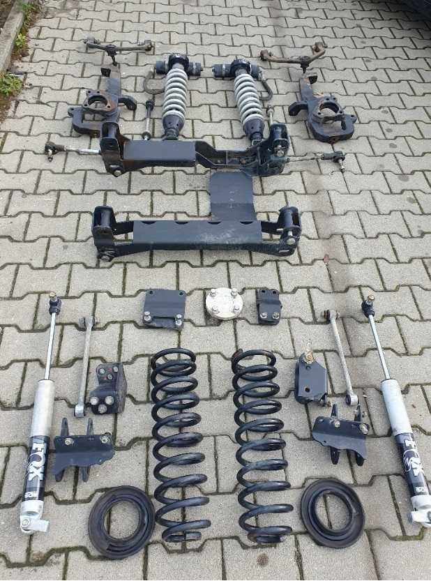 Бампер Dodge RAM 1500 Запчастини Dodge RAM 1500 Розборка Рам 1500