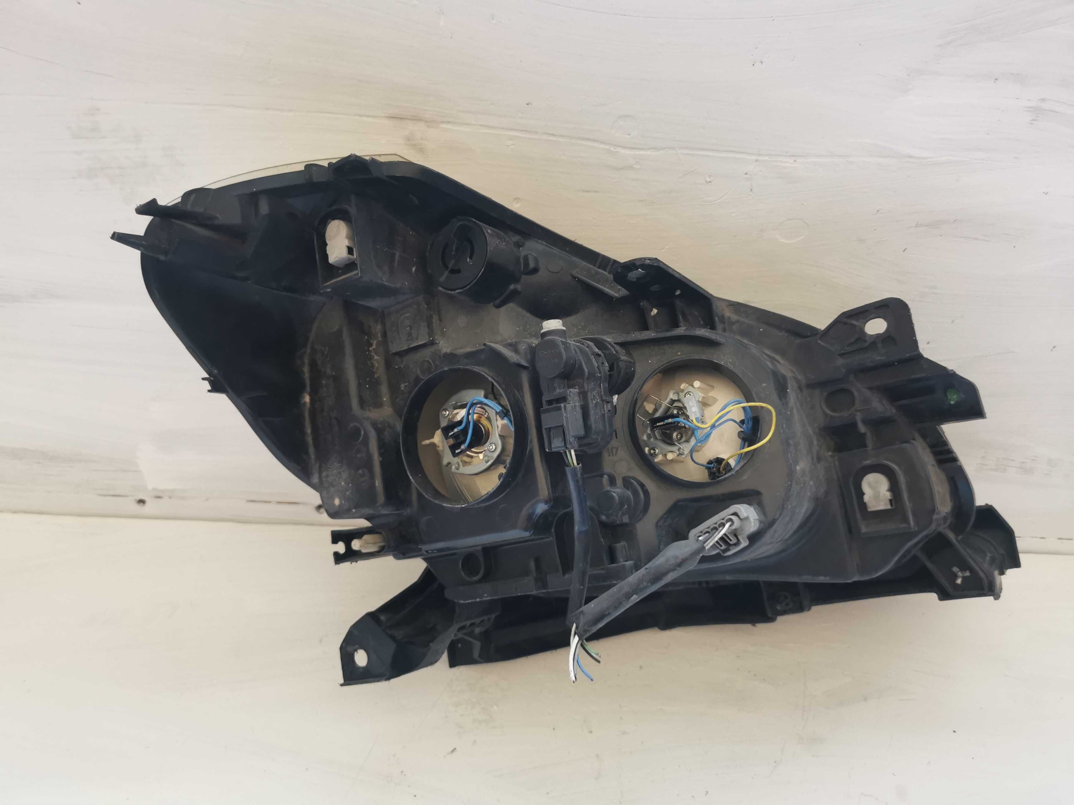 renault clio III 05-09 lampa lewa przód przednia europa