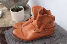 Botas de pele natural