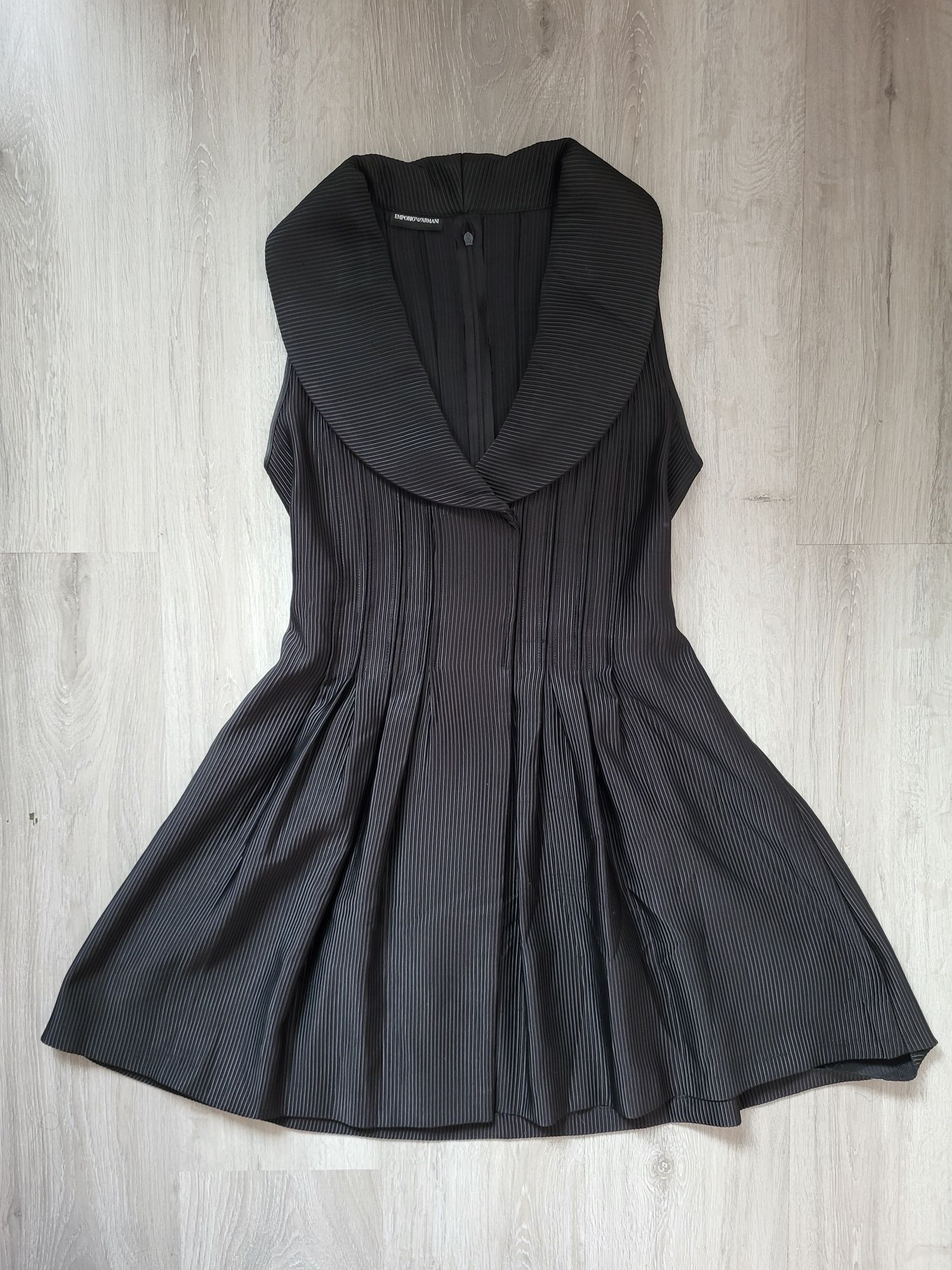 Sukienka Emporio Armanii vintage rozmiar S/M lśniąca elegancka