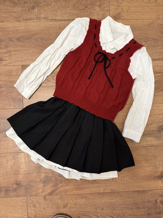 Костюм трійка на дівчинку 7-8 років