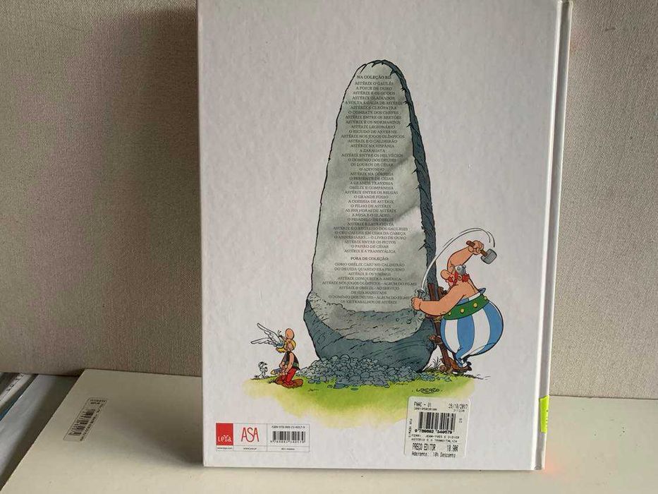 Livros em capa dura Astérix + Verbo!