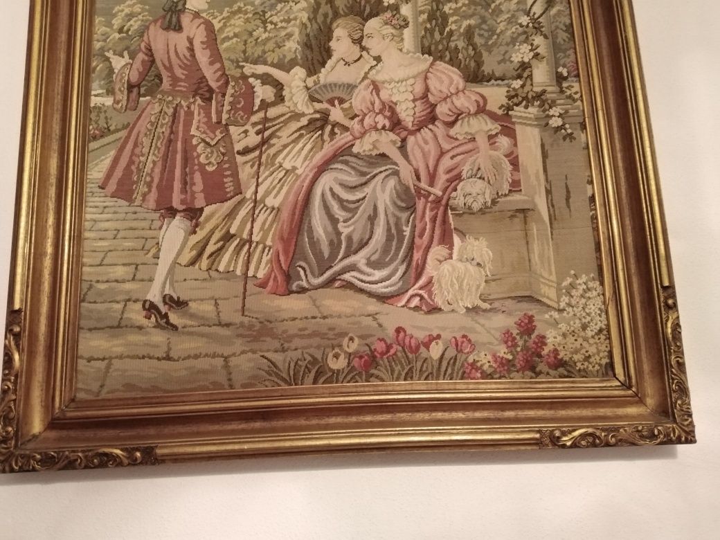 Quadro em Tapeçaria Gobelin com Cena da Corte e Moldura de Talha Doura