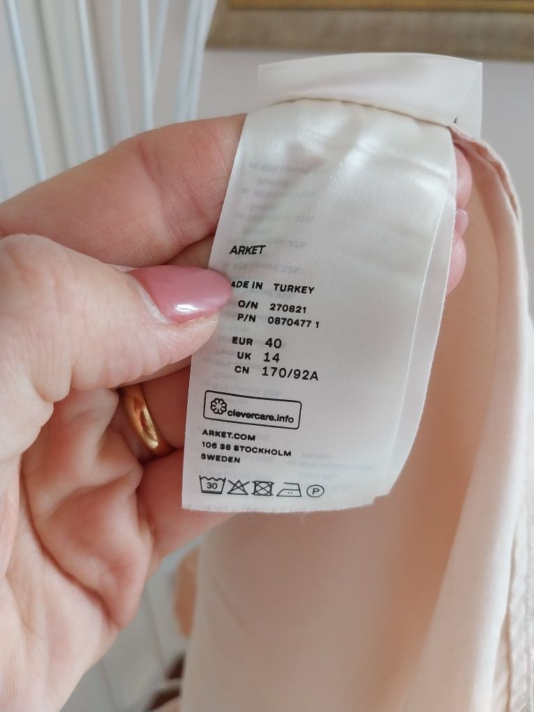 Blusa nude | manga curta | Arket | Tamanho 40 | muito bom estado