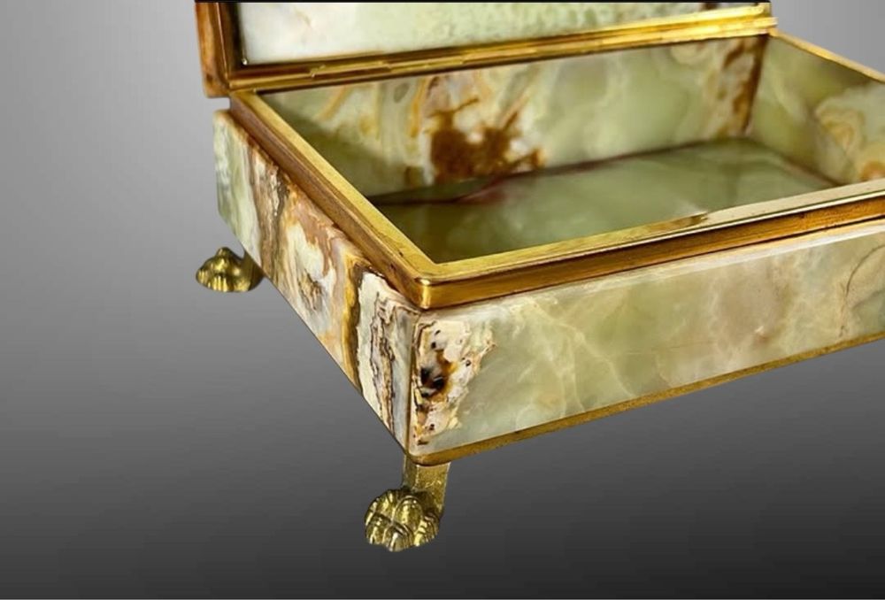 Антикварна шкатулка скринька скарбничка Франція сундучок  бронза онікс