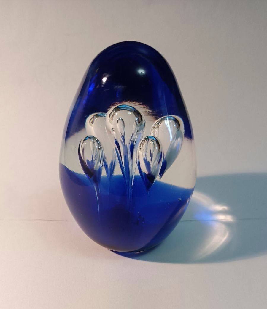 Figura dekoracyjna szklana jajko ,niebieskie a,la Murano.