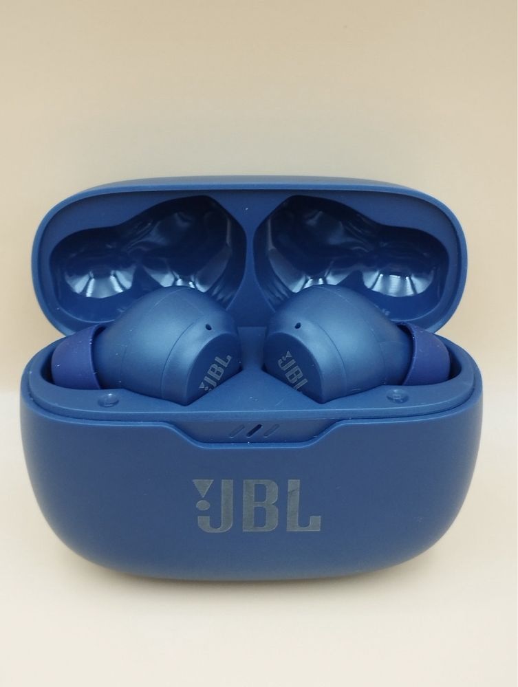 Навушники безпровідні JBL Tune 200 TWS.