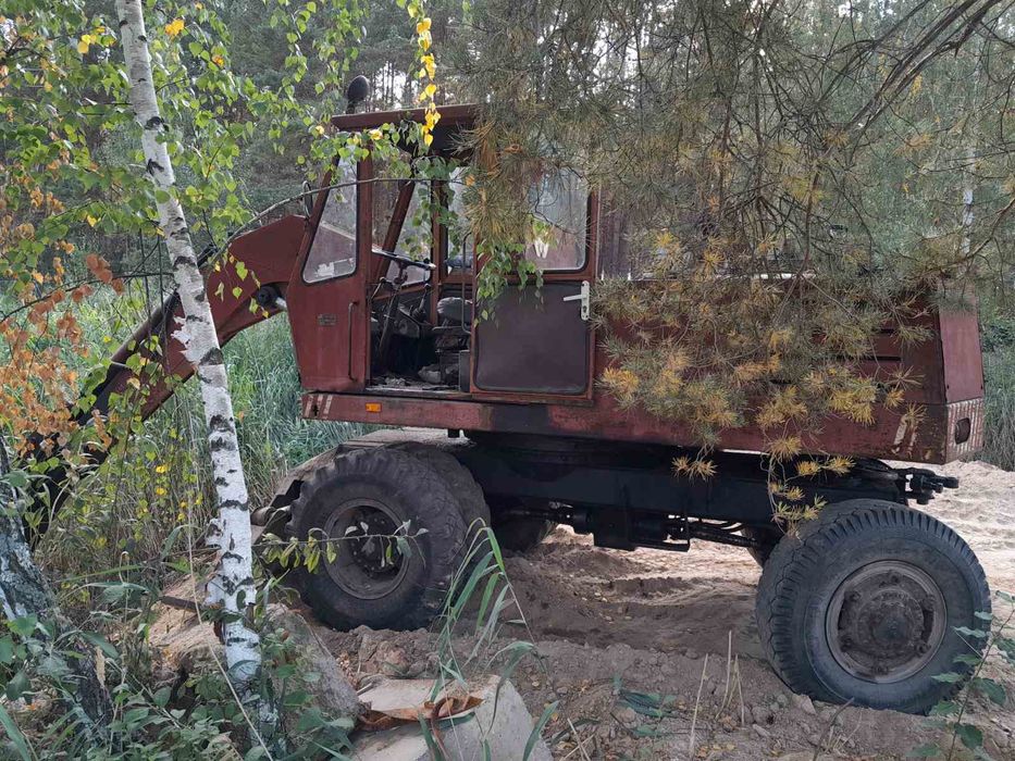 Екскаватор ЄО3322 в робочому стані