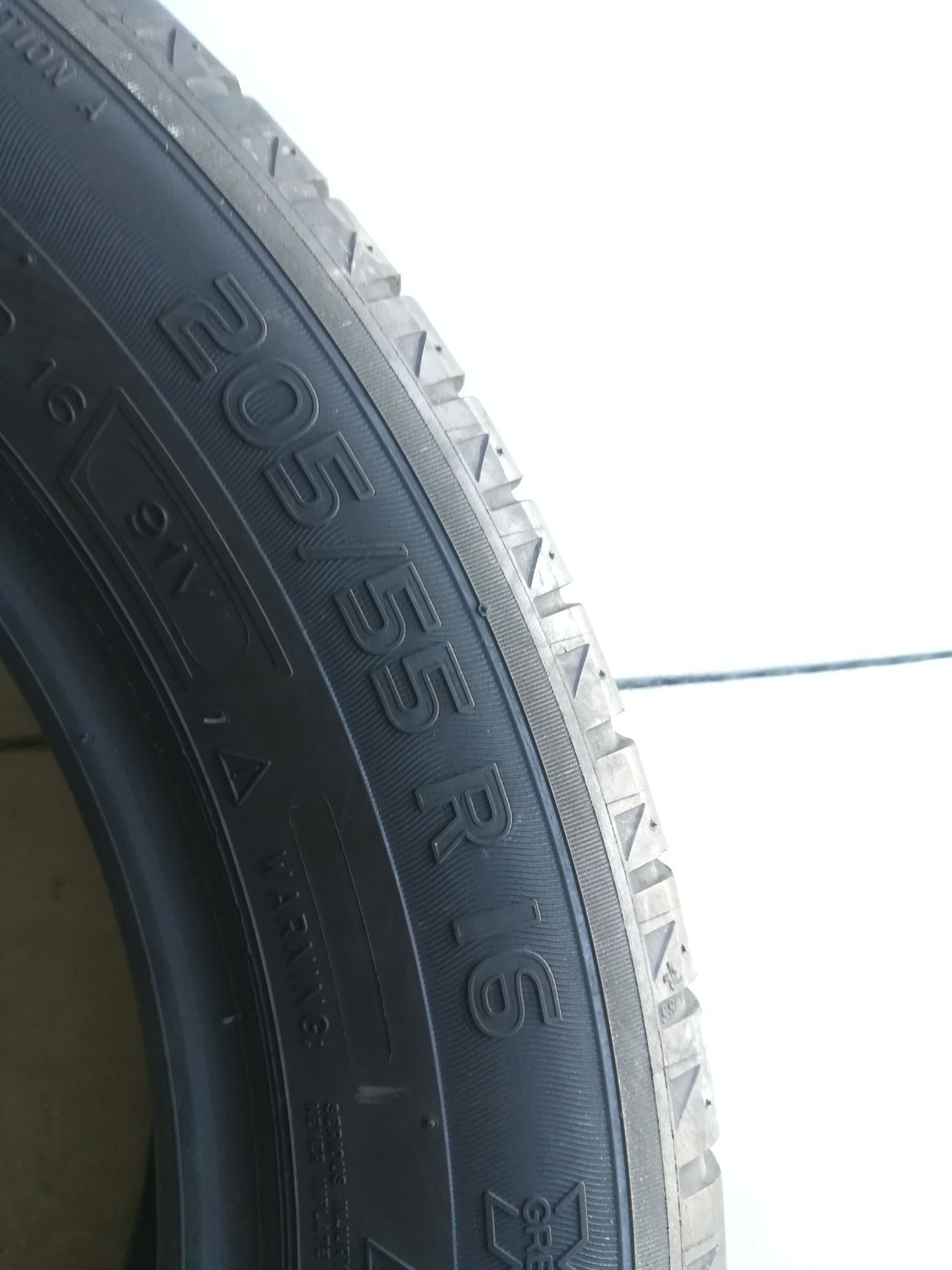 4 pneus 205 55 r16 Michelin
