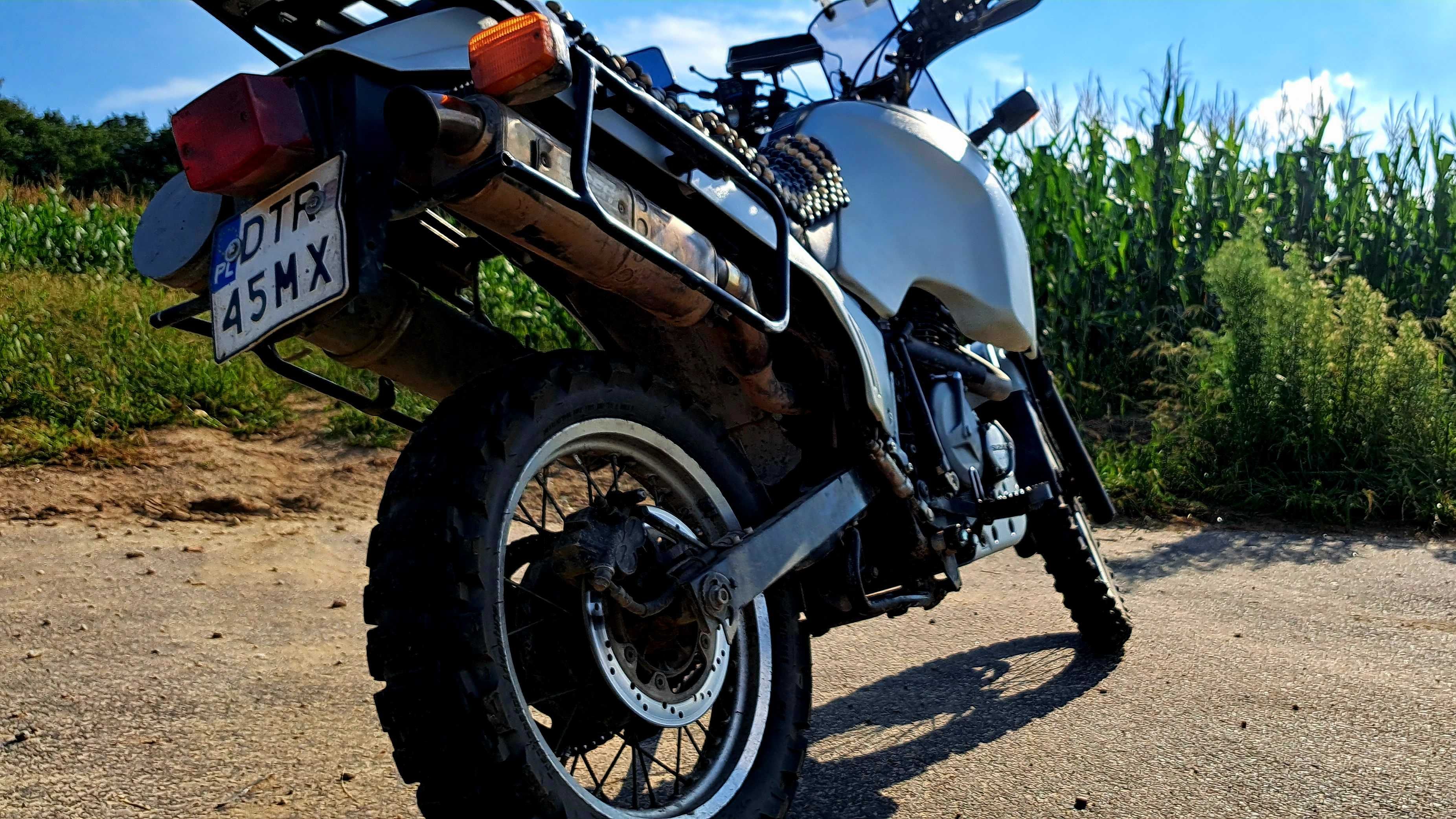 Suzuki DR 750 Big